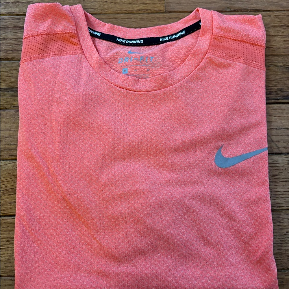 Nike Running Dri-Fit Tshirt - size M in peach coral